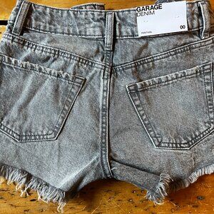 NWT Garage Grey denim shorts, Size 00